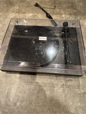 Pro-Ject Debut III Audiophile Belt-Drive Turntable – Matte Black